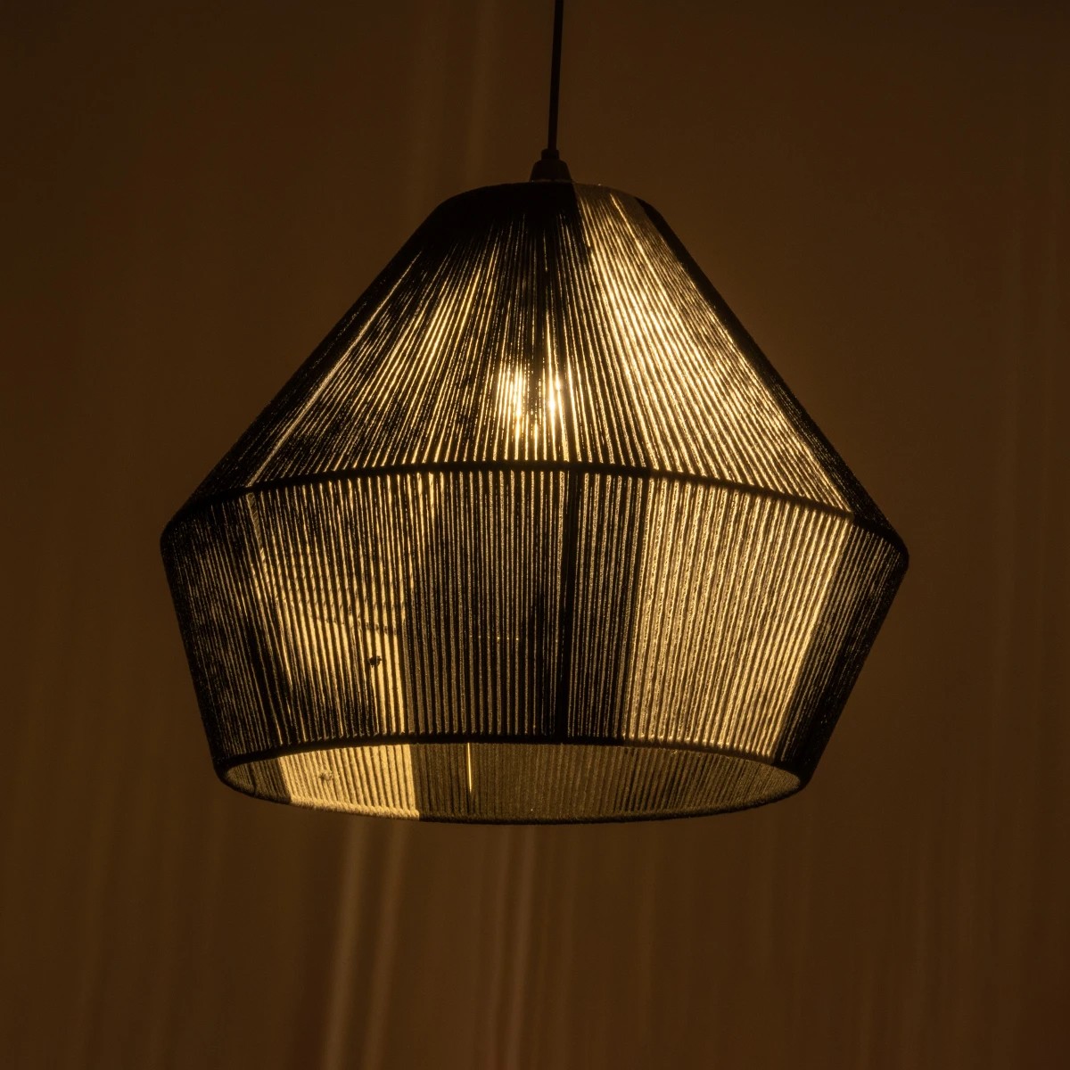 GLOBOSTAR® ANGULUS 205-0021 Boho Κρεμαστό Φωτιστικό Οροφής με Ντουί 1 x E27 AC 220-240V IP20 – Μαύρο & Γκρι – M40 x Π40 x Υ35cm