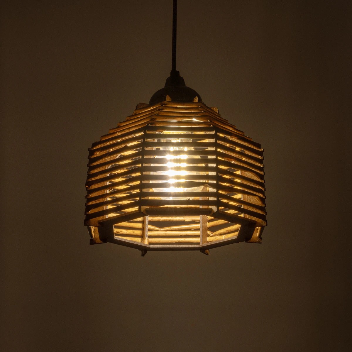 GLOBOSTAR® JUTTO 205-0040 Boho Κρεμαστό Φωτιστικό Οροφής με Ντουί 1 x E27 AC 220-240V IP20 – Μπεζ – M20 x Π20 x Υ18cm