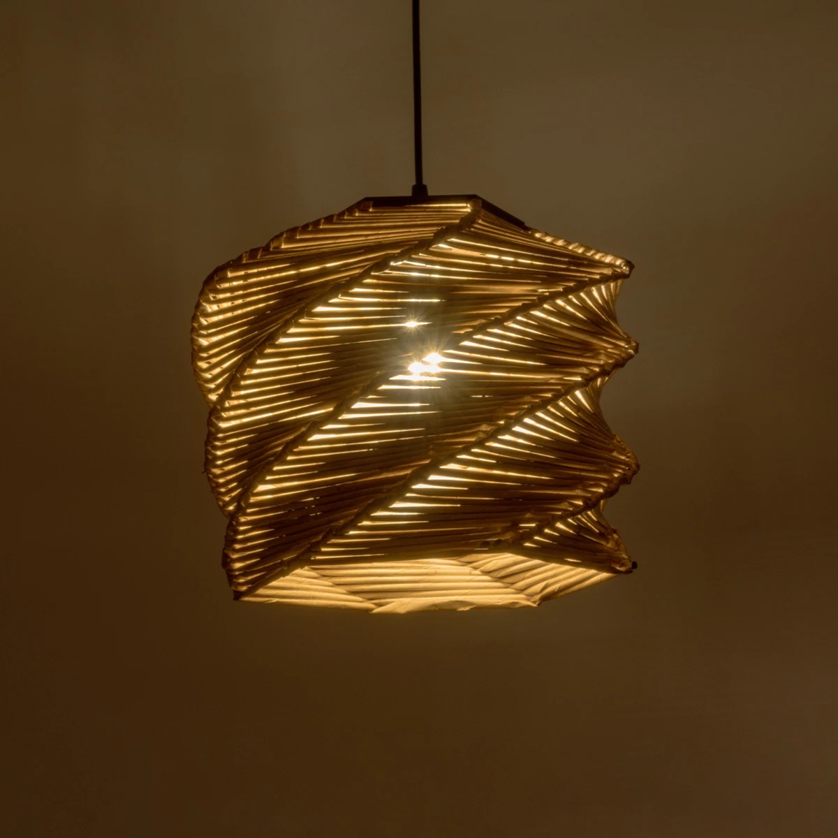 GLOBOSTAR® HUSLE 205-0045 Boho Κρεμαστό Φωτιστικό Οροφής με Ντουί 1 x E27 AC 220-240V IP20 – Μπεζ – M31 x Π31 x Υ28cm