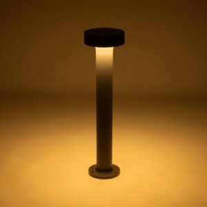 GLOBOSTAR® KIPASIO 90540 Φωτιστικό Κολωνάκι Κήπου LED 15W 1500lm 60° AC 220-240V Αδιάβροχο IP65 Θερμό Λευκό 2700K – Γκρι Ανθρακί – Μ15 x Π15 x Υ58cm – 3 Χρόνια Εγγύηση