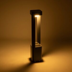 GLOBOSTAR® ΜΟΝΕΒΟΟ 90543 Φωτιστικό Κολωνάκι Κήπου LED 15W 1500lm 60° AC 220-240V Αδιάβροχο IP65 Θερμό Λευκό 2700K – Γκρι Ανθρακί – Μ12 x Π12 x Υ60.5cm – 3 Χρόνια Εγγύηση