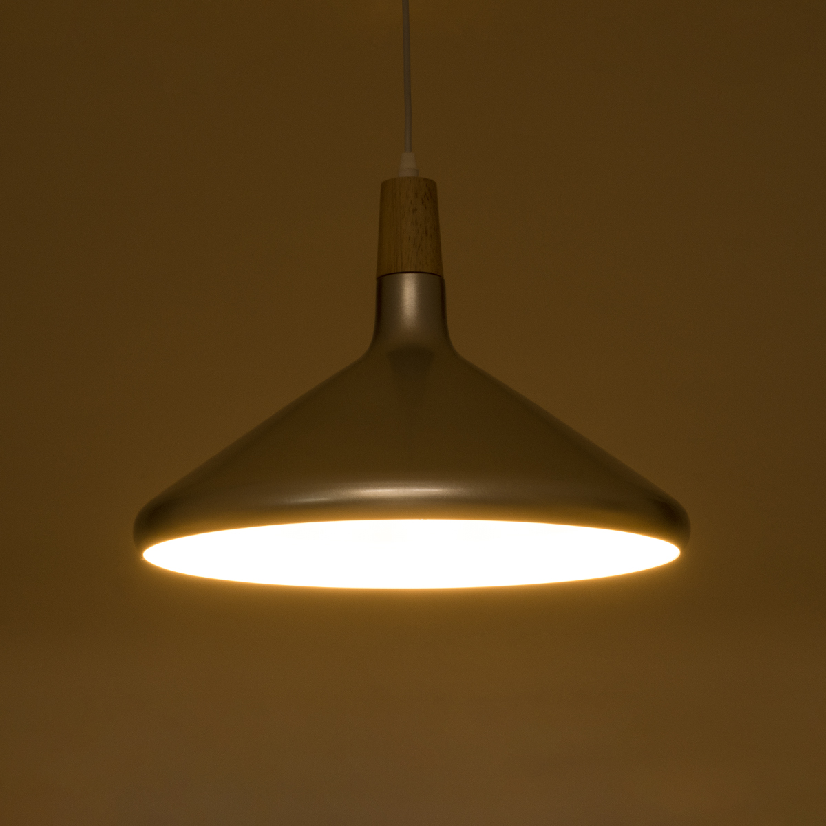 GLOBOSTAR® FELICITA 01276 Μοντέρνο Κρεμαστό Φωτιστικό Οροφής με Ντουί 1 x E27 AC 220-240V IP20 - Ασημί & Μπεζ - Μ40 x Π40 x Y30cm - Image 3