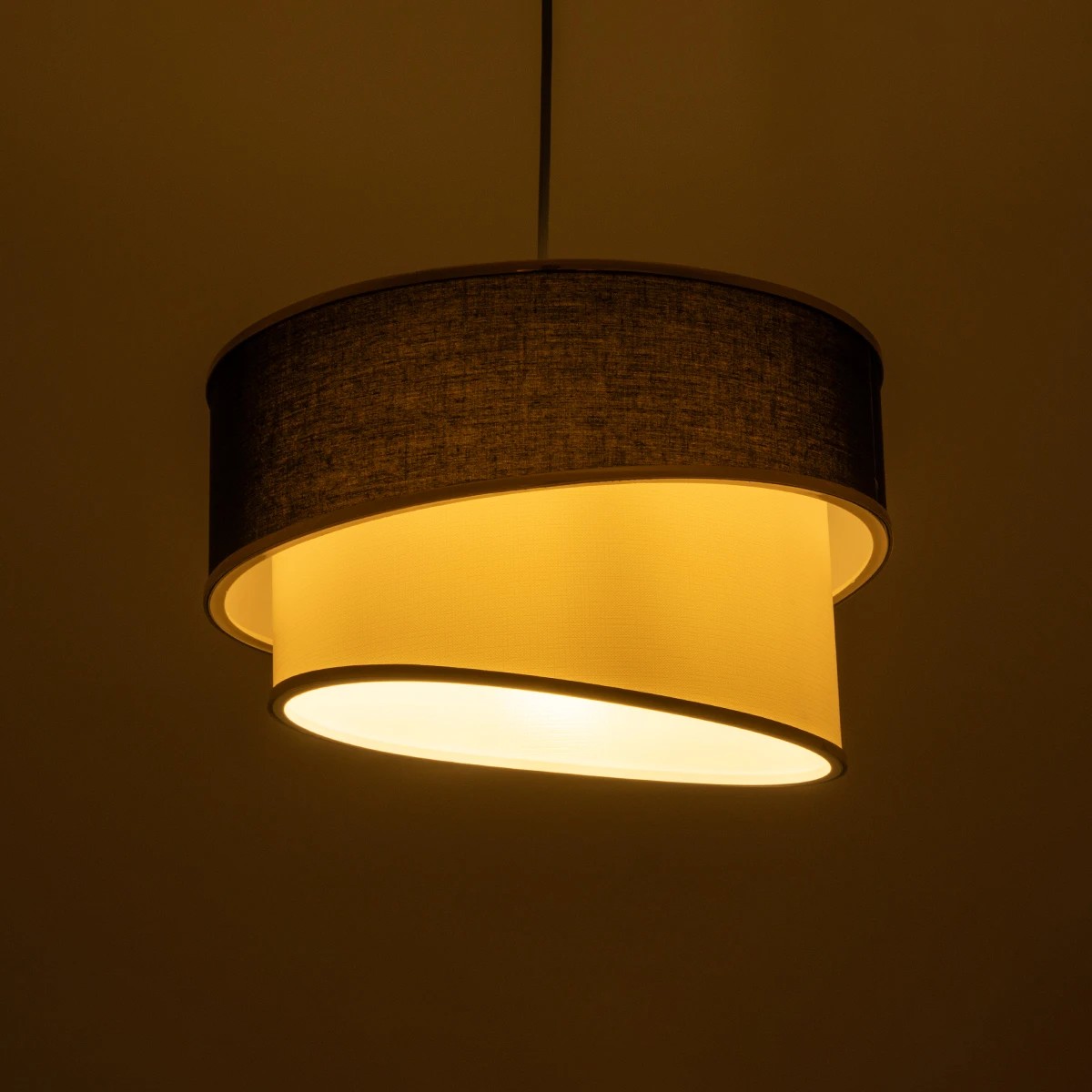 GLOBOSTAR® SONIA 203-0120 Μοντέρνο Κρεμαστό Φωτιστικό Οροφής με Ντουί 1 x E27 AC 220-240V IP20 - Μαύρο & Λευκό - Μ30 x Π30 x Υ24cm - Image 3