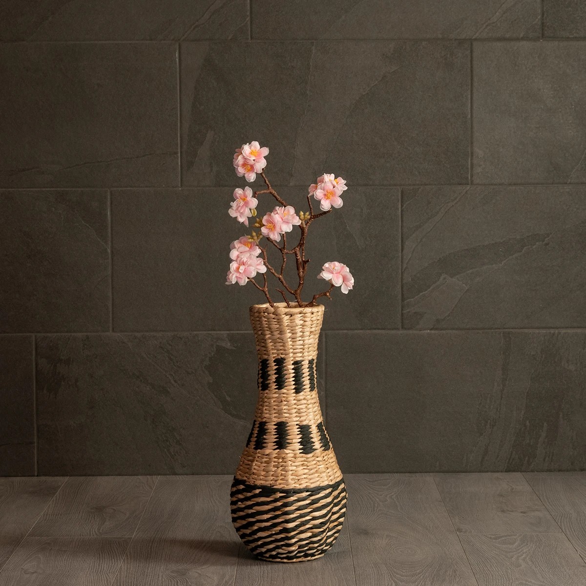 GloboStar® Artificial Garden BOLOGNA 21228 Διακοσμητικό Πλεκτό Καλάθι - Κασπώ Γλάστρα - Flower Pot Μπεζ με Μαύρο Π20 x M20 x Υ42cm - Image 7