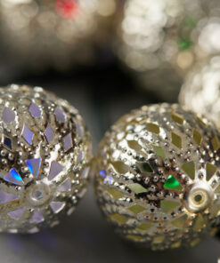 ΣΕΙΡΑ, 40 LED 5mm, ΠΛΑΣΤΙΚΕΣ ΜΠΑΛΕΣ ΥΦΑΣΜΑΤΙΝΕΣ 4cm, ΗΛΙΑΚΟ ΣΥΛΛΕΚΤΗ ΜΕ ΑΙΣΘΗΤΗΡΑ ΦΩΤΟΣ, 8 ΠΡΟΓΡΑΜΜΑΤΑ, ΠΡΑΣΙΝΟ PVC ΚΑΛΩΔΙΟ, ΘΕΡΜΟ ΛΕΥΚΟ LED ΑΝΑ 10cm, ΠΡΟΕΚΤΑΣΗ ΠΑΡΟΧΗΣ 1m, ΙΡ44 EUROLAMP 600-04701