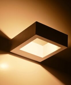 kelvo® AURA KLV-101-0118 Φωτιστικό Τοίχου / Απλίκα LED 7W 875lm 45° AC 220-240V Αδιάβροχο IP65 Θερμό Λευκό 2700K – Bridgelux COB Chip & TÜV SÜD Driver – Λευκό Ματ – Μ13 x Π15 x Υ4.5cm – 5 Χρόνια Εγγύηση