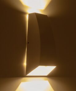 kelvo® FLUX KLV-101-0121 Φωτιστικό Τοίχου / Απλίκα LED 6W 750lm 30° AC 220-240V Αδιάβροχο IP65 Θερμό Λευκό 2700K – Bridgelux COB Chip & TÜV SÜD Driver – Λευκό Ματ – Μ5 x Π8.5 x Υ17cm – 5 Χρόνια Εγγύηση