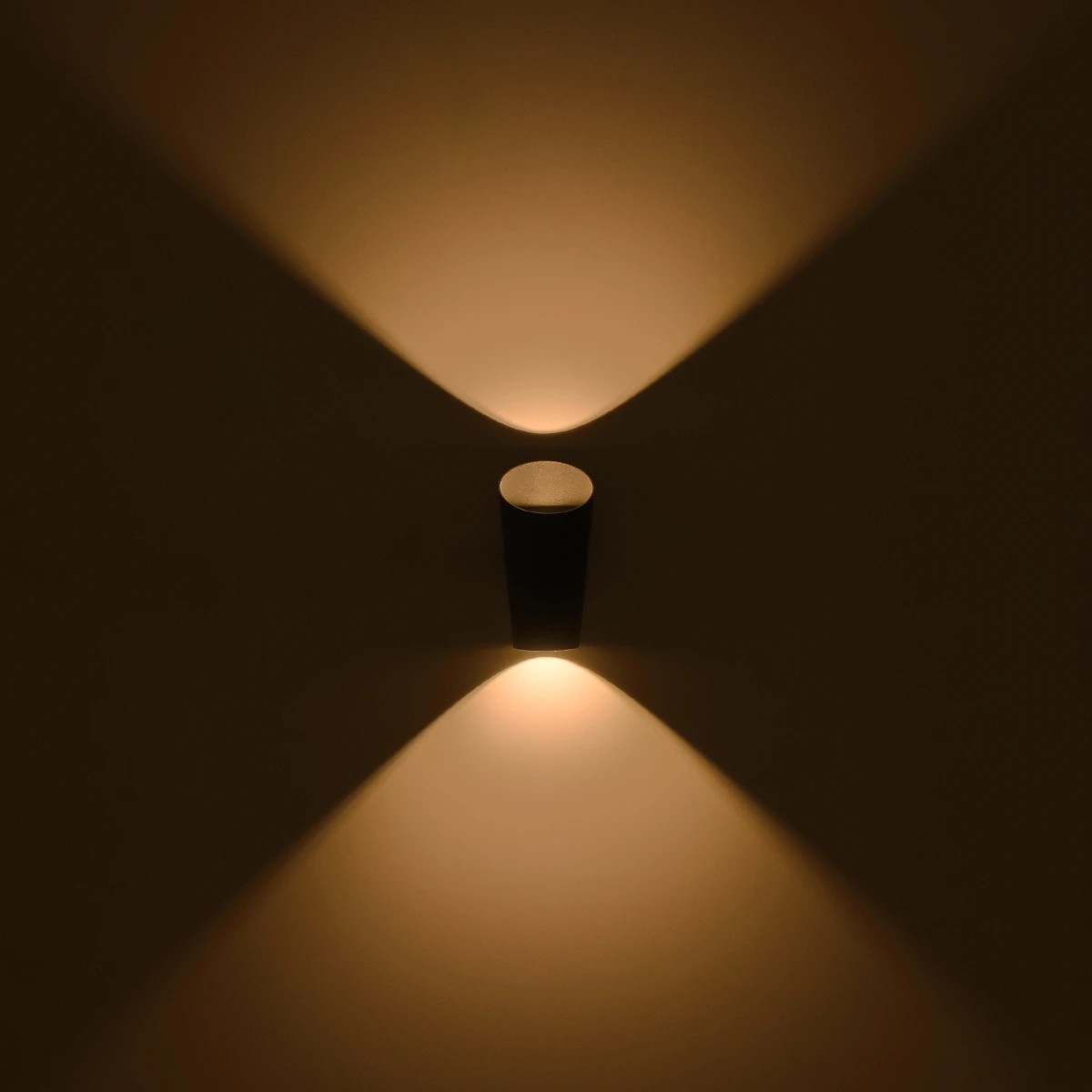 GLOBOSTAR® GANETTI 60671 Μοντέρνο Φωτιστικό Τοίχου - Απλίκα LED 10W 1250lm 60° AC 220-240V Αδιάβροχο IP65 Θερμό Λευκό 2700K - Bridgelux COB Chip & TÜV SÜD Driver - Μαύρο Ματ - Μ9.5 x Π11 x Υ19cm - 5 Χρόνια Εγγύηση - Image 9