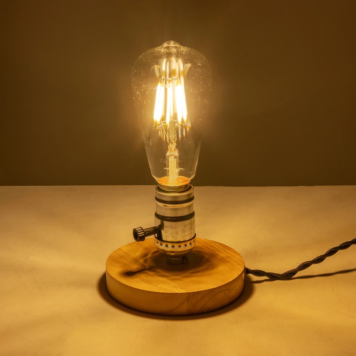 GLOBOSTAR® NOX 77703 Μοντέρνο Επιτραπέζιο Φωτιστικό Πορτατίφ με Ντουί 1 x E27 AC 220-240V IP20 – Μπεζ & Ασημί – Μ12 x Π12 x Υ9cm