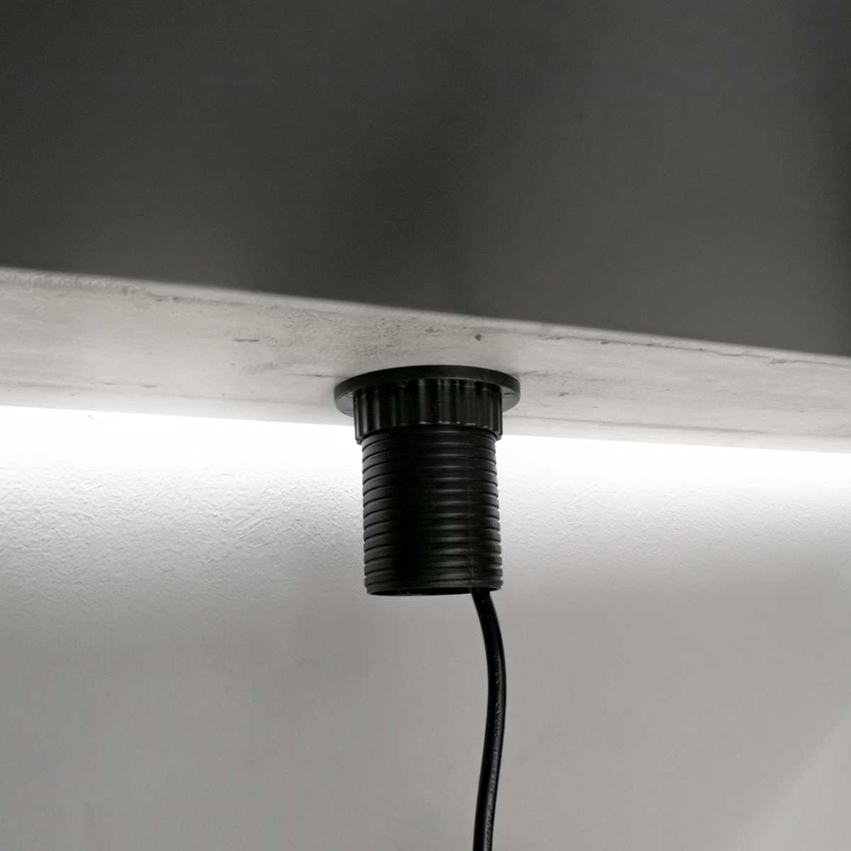 GloboStar® 79631 Χωνευτό Πτυσσόμενο Πολύμπριζο με 4 Πρίζες Ασφαλείας EU Σούκο AC 230V Max 4000W & 2 Εξόδους USB DC 5V Max 3A 18W & Ενσωματωμένο Διακόπτη Οn/Off - Image 5